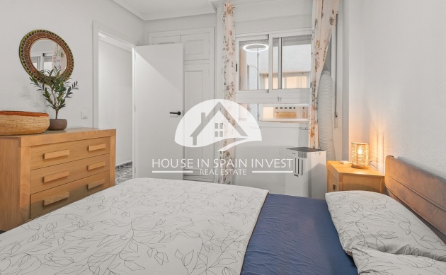 Resale - Apartment  - Torrevieja - Playa del Cura