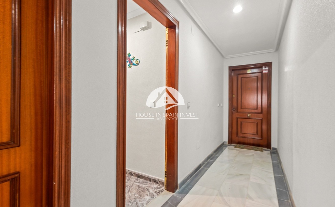 Resale - Apartment  - Torrevieja - Playa del Cura