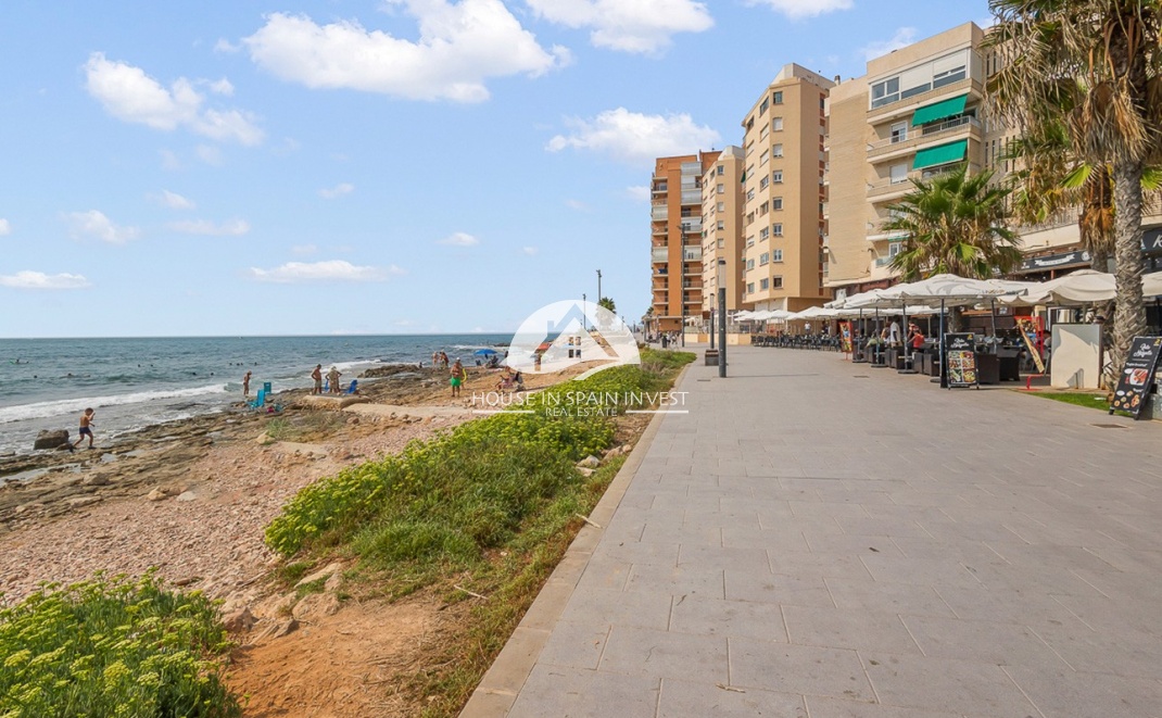Resale - Apartment  - Torrevieja - Playa del Cura
