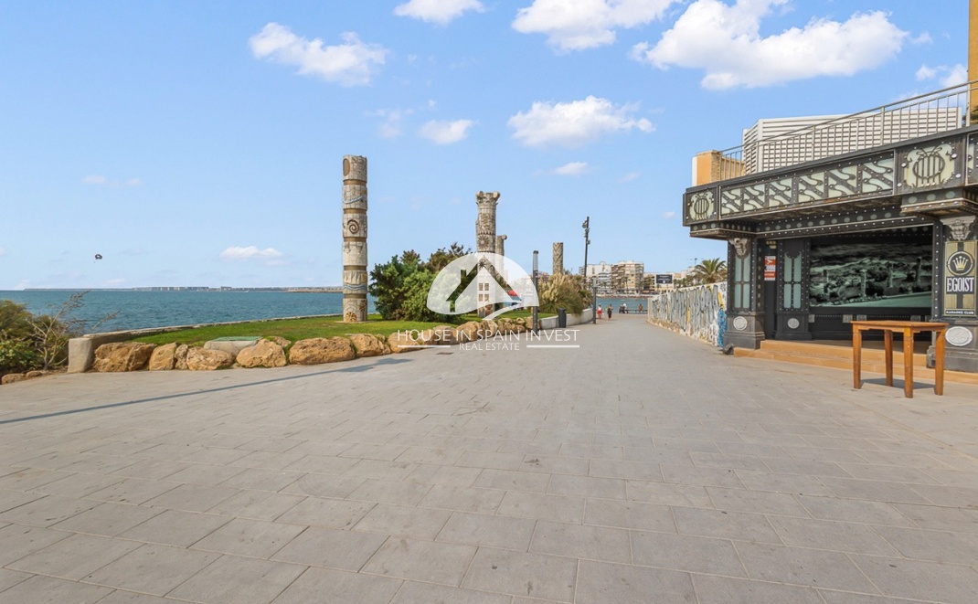 Resale - Apartment  - Torrevieja - Playa del Cura