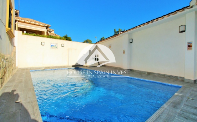 Herverkoop - Villa - Orihuela Costa - Playa Flamenca