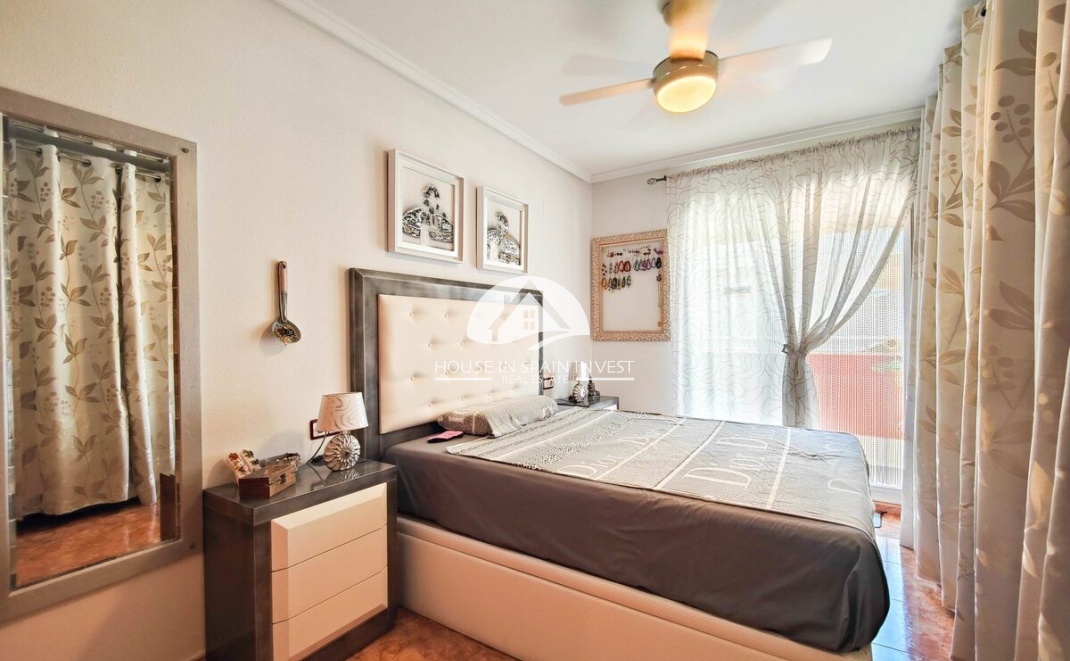 Resale - Apartment  - Torrevieja - Playa del Cura