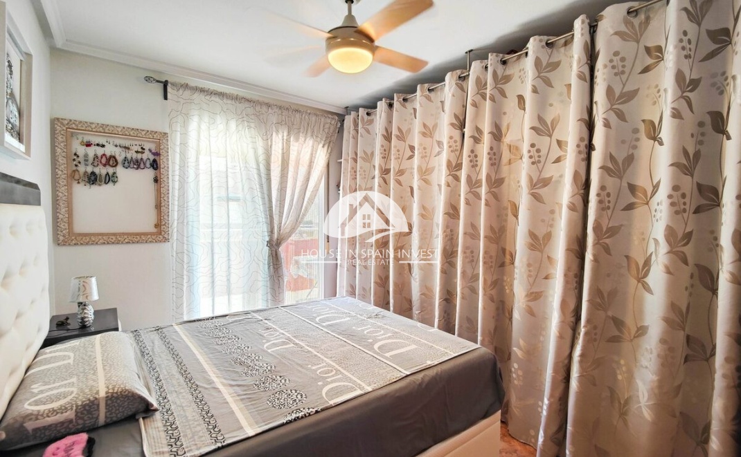 Resale - Apartment  - Torrevieja - Playa del Cura