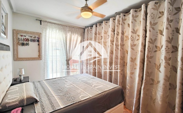 Resale - Apartment  - Torrevieja - Playa del Cura