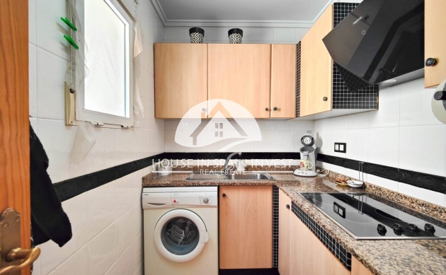 Resale - Apartment  - Torrevieja - Playa del Cura