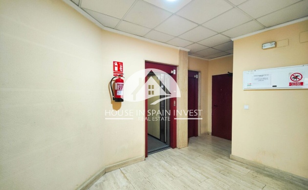 Resale - Apartment  - Torrevieja - Playa del Cura