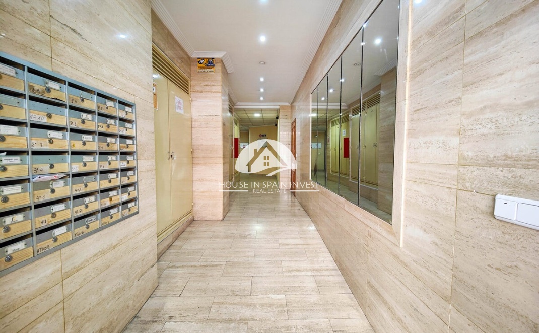 Resale - Apartment  - Torrevieja - Playa del Cura