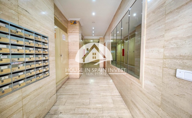 Resale - Apartment  - Torrevieja - Playa del Cura