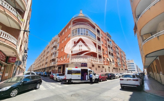 Resale - Apartment  - Torrevieja - Playa del Cura