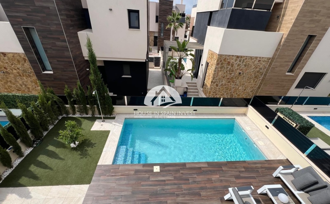 Herverkoop - Villa - Orihuela Costa - Lomas De Cabo Roig