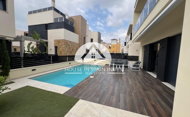 Herverkoop - Villa - Orihuela Costa - Lomas De Cabo Roig