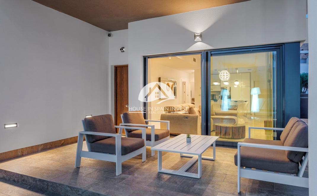 Herverkoop - Villa - Orihuela Costa - Villamartín