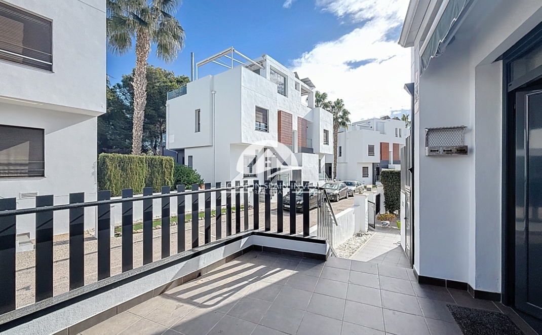 Herverkoop - Villa - Orihuela Costa - Villamartín