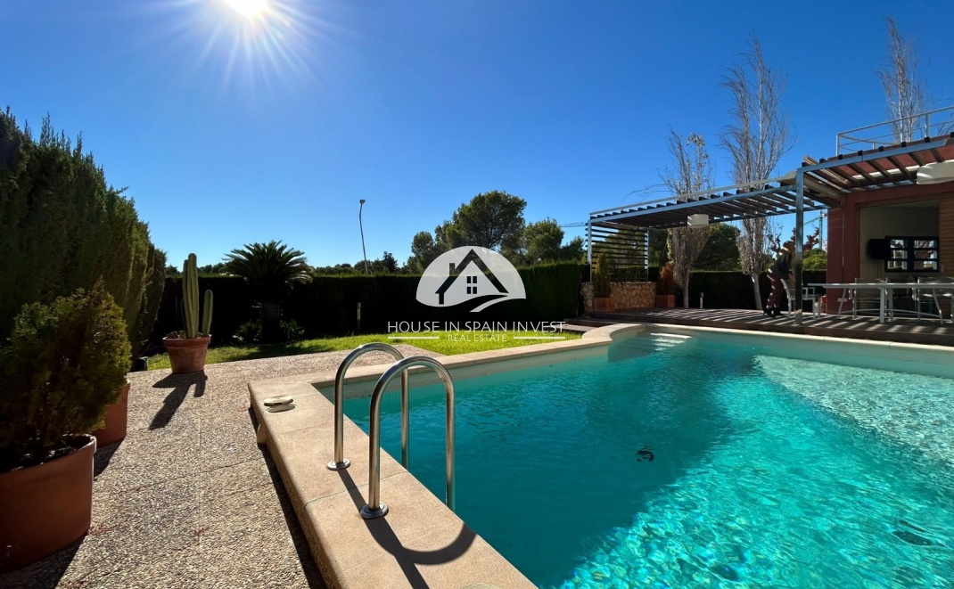 Resale - Villa - Orihuela Costa - Dehesa de campoamor