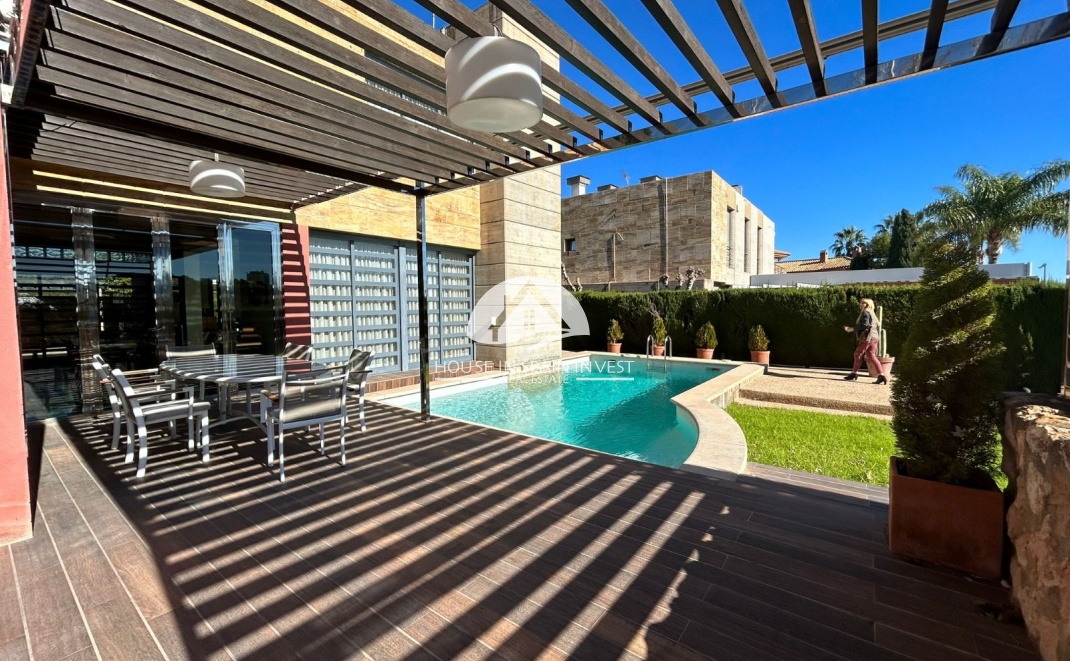 Resale - Villa - Orihuela Costa - Dehesa de campoamor