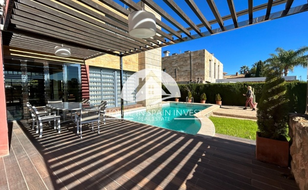 Resale - Villa - Orihuela Costa - Dehesa de campoamor