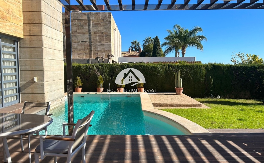 Resale - Villa - Orihuela Costa - Dehesa de campoamor