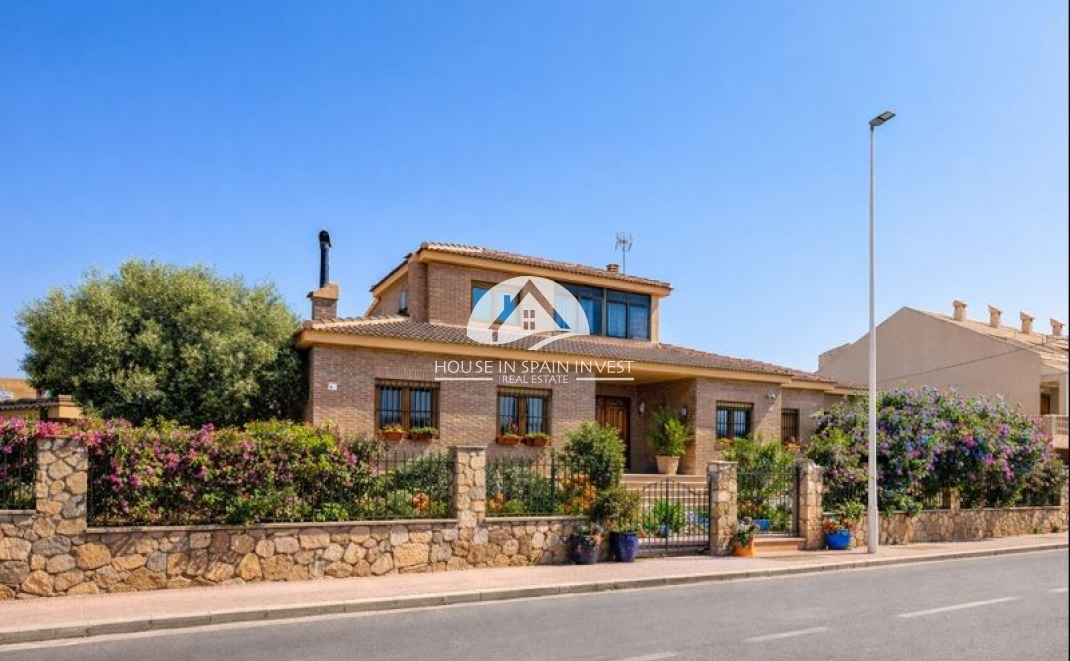 Resale - Villa - Torrevieja - La Mata