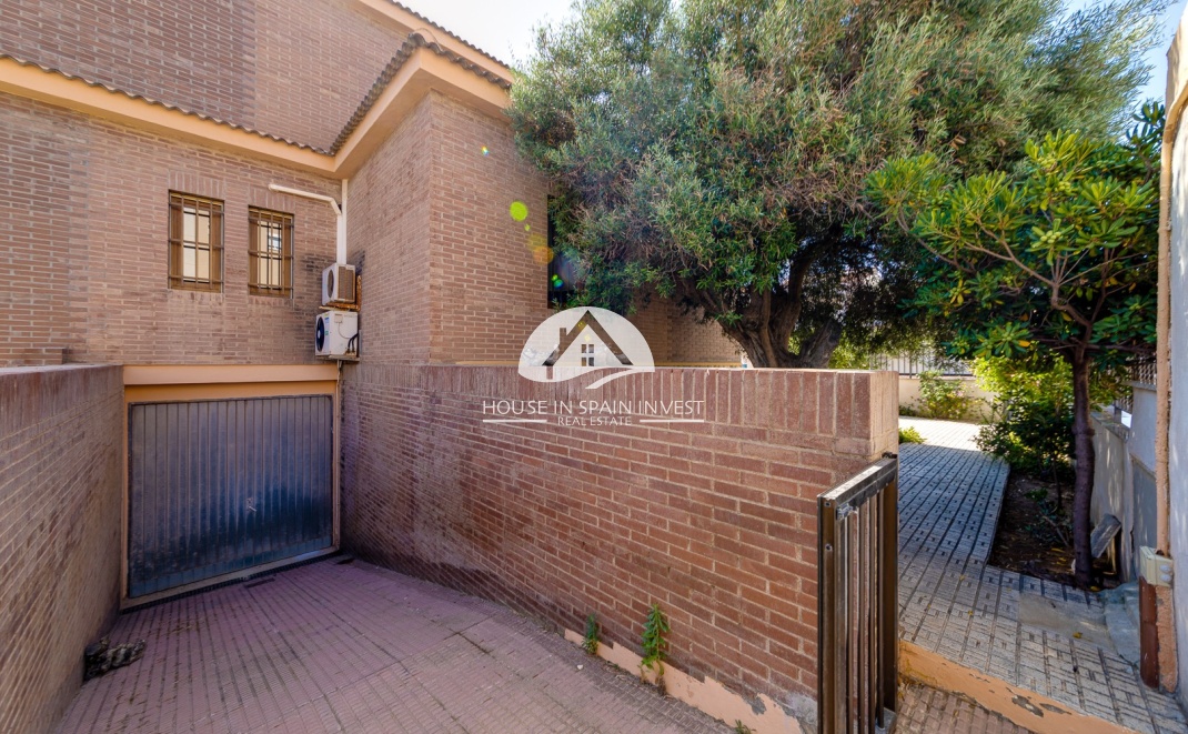 Resale - Villa - Torrevieja - La Mata