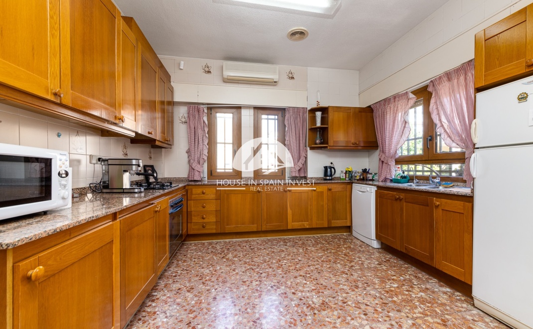 Resale - Villa - Torrevieja - La Mata