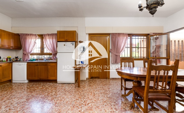 Resale - Villa - Torrevieja - La Mata