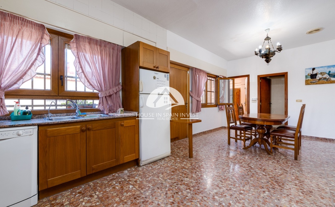 Resale - Villa - Torrevieja - La Mata