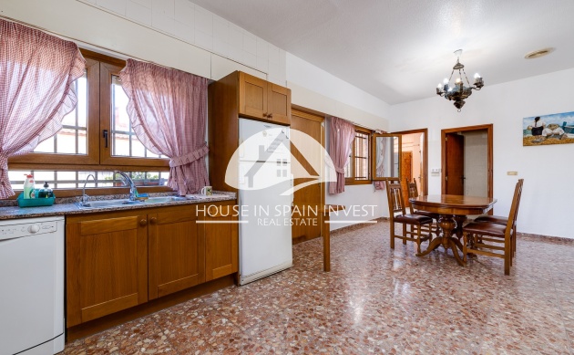 Resale - Villa - Torrevieja - La Mata