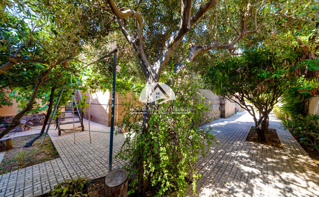 Resale - Villa - Torrevieja - La Mata