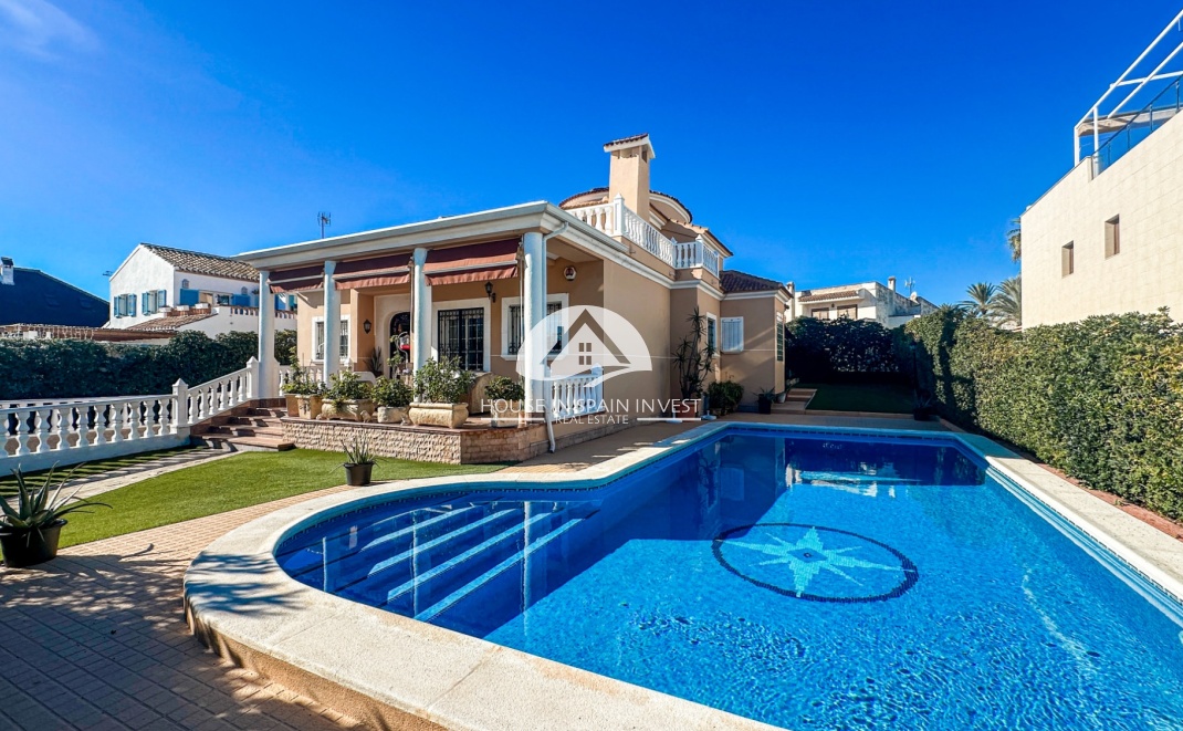 Herverkoop - Villa - Torrevieja - La Mata