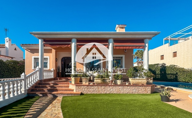 Herverkoop - Villa - Torrevieja - La Mata