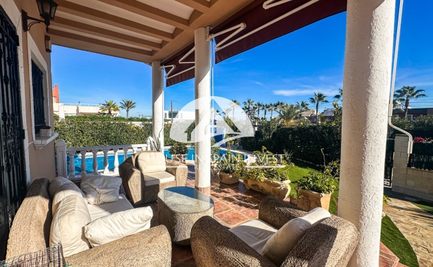 Herverkoop - Villa - Torrevieja - La Mata