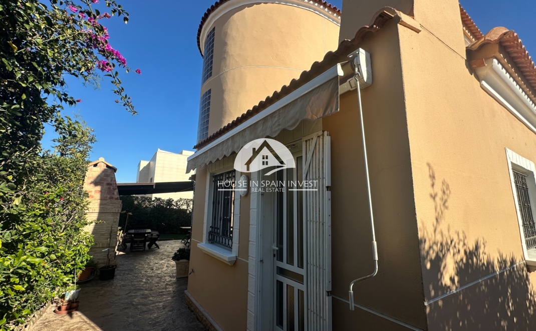 Herverkoop - Villa - Torrevieja - La Mata