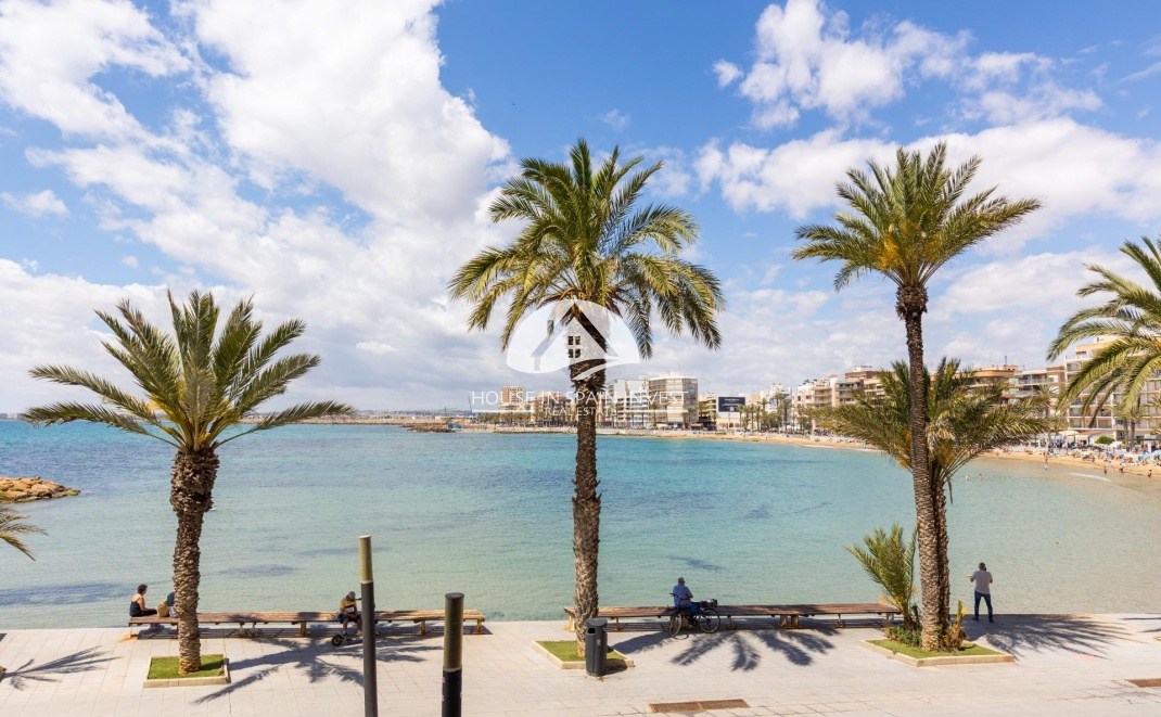 Resale - Apartment  - Torrevieja - Playa del Cura