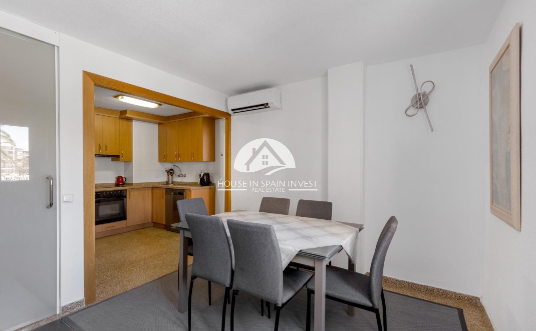 Resale - Apartment  - Torrevieja - Playa del Cura