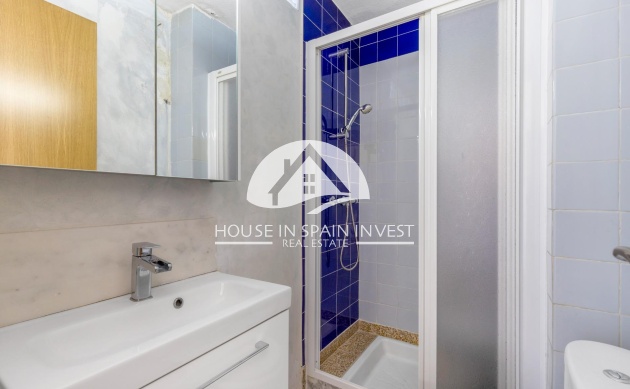 Resale - Apartment  - Torrevieja - Playa del Cura