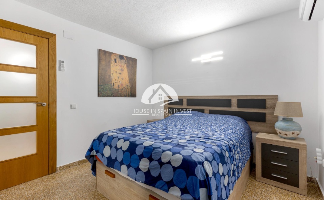 Resale - Apartment  - Torrevieja - Playa del Cura