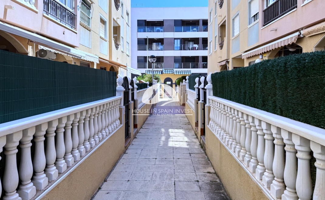 Herverkoop - Gelijkvloerse bungalow - Torrevieja - La Mata