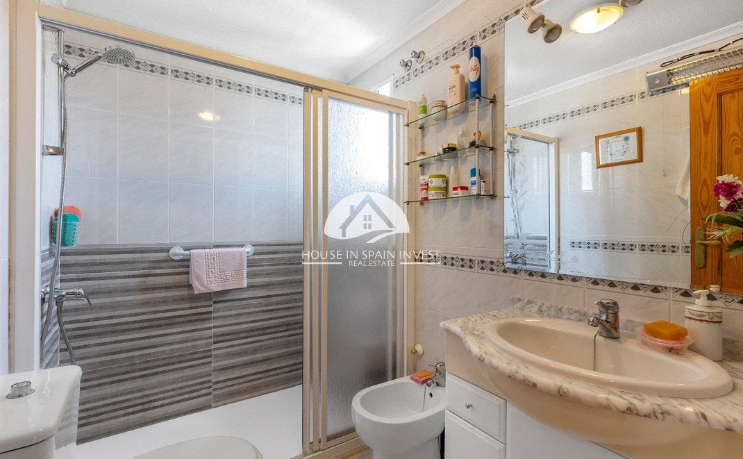 Herverkoop - Gelijkvloerse bungalow - Torrevieja - La Mata