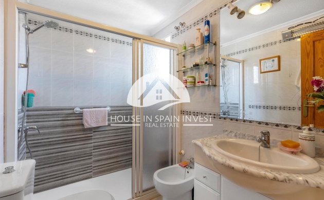 Herverkoop - Gelijkvloerse bungalow - Torrevieja - La Mata