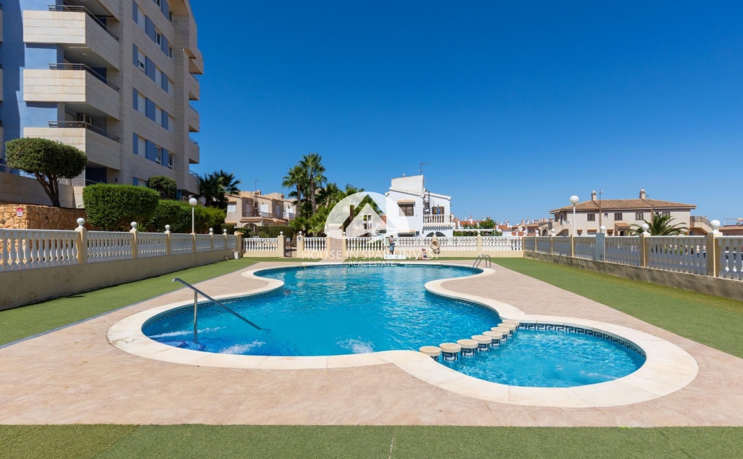 Herverkoop - Villa - Torrevieja - La Mata
