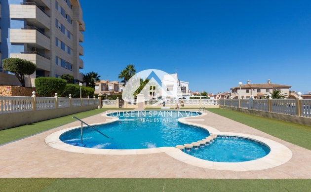 Herverkoop - Villa - Torrevieja - La Mata