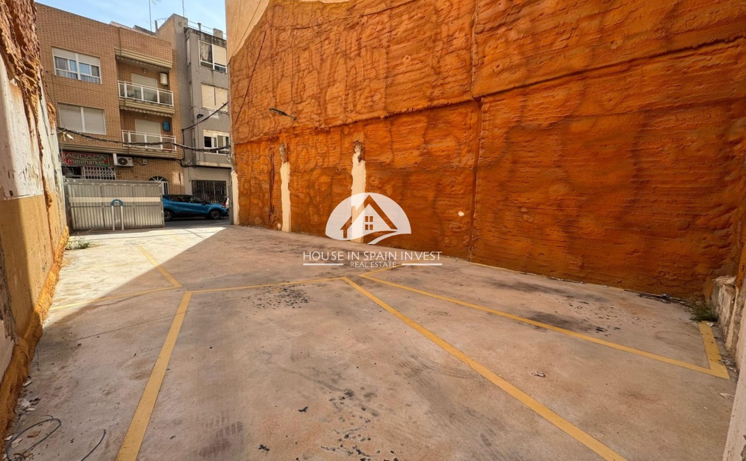 Herverkoop - Perceel / Grondstuk - Torrevieja - Centro