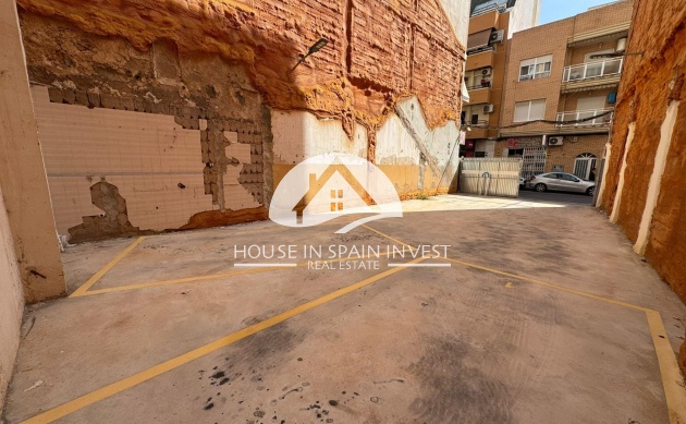 Herverkoop - Perceel / Grondstuk - Torrevieja - Centro