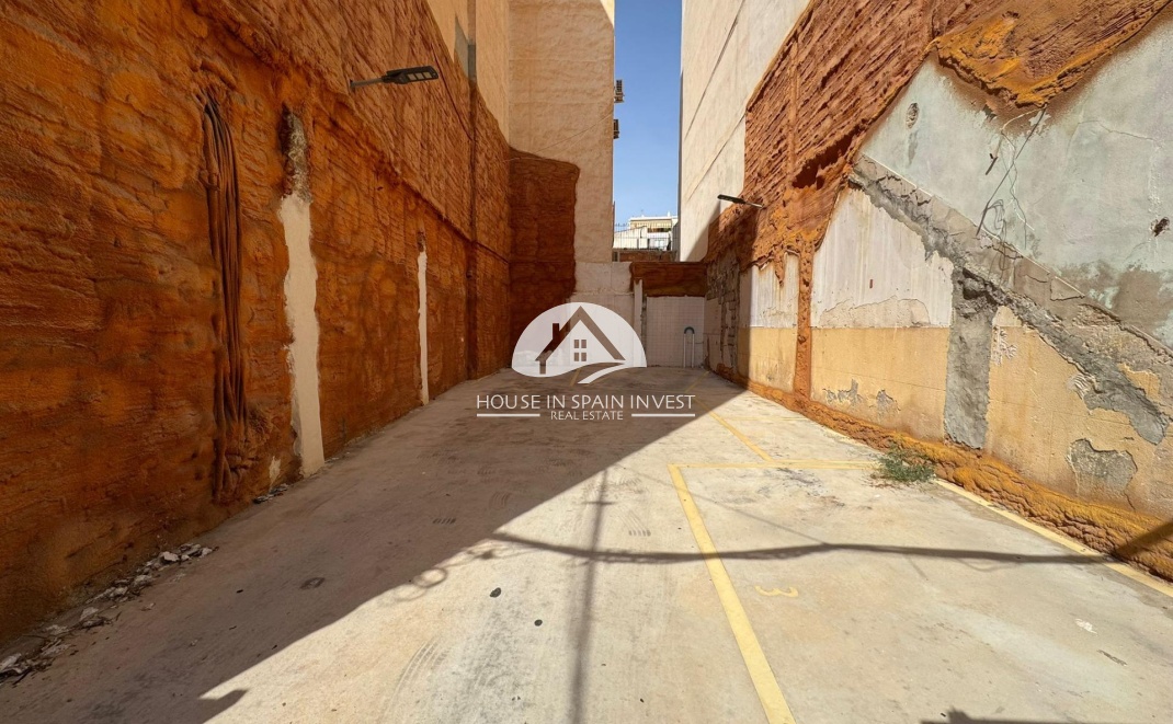 Herverkoop - Perceel / Grondstuk - Torrevieja - Centro