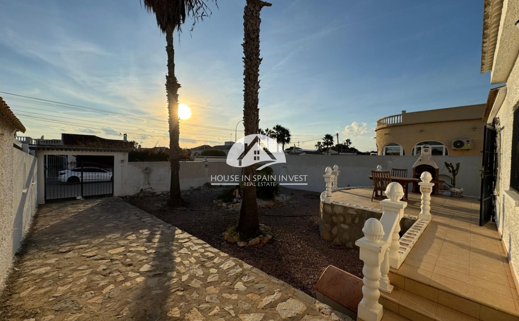 Resale - Villa - Torrevieja - La Siesta - El Chaparral - San Luis