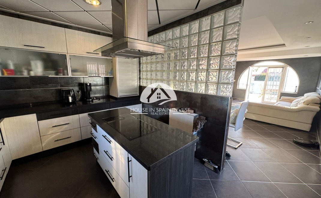 Resale - Villa - Torrevieja - La Siesta - El Chaparral - San Luis