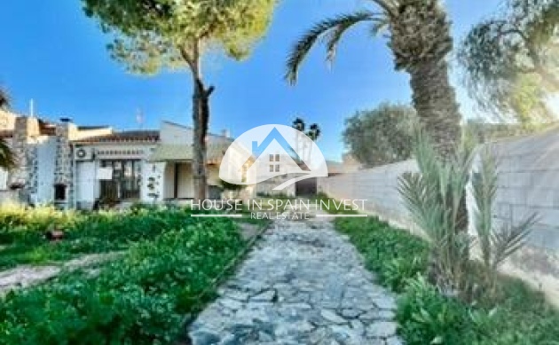 Herverkoop - Villa - Torrevieja - Aguas Nuevas - Sector 25