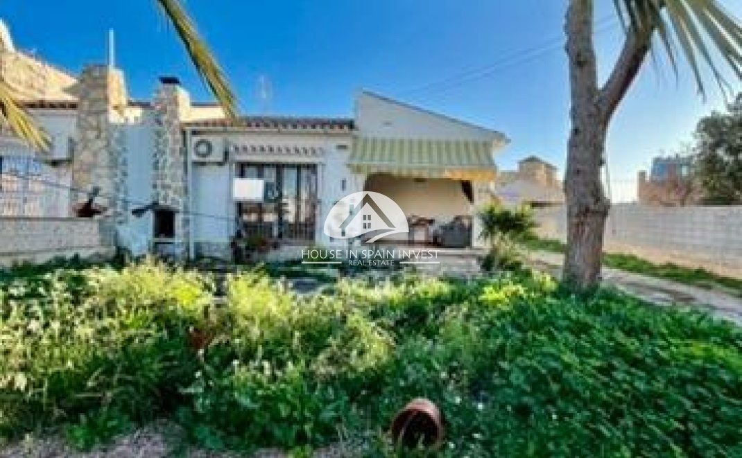 Herverkoop - Villa - Torrevieja - Aguas Nuevas - Sector 25