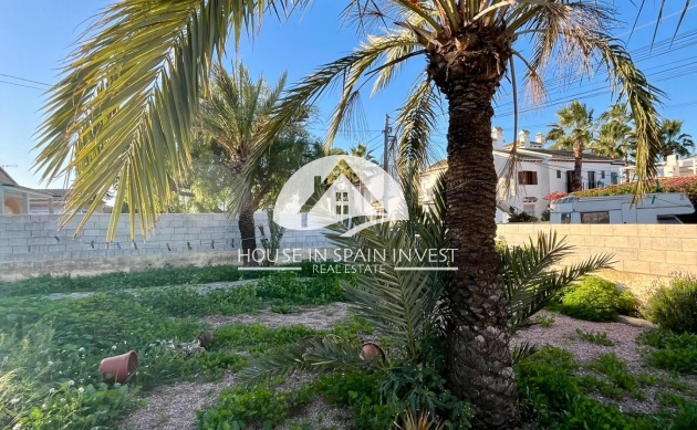 Herverkoop - Villa - Torrevieja - Aguas Nuevas - Sector 25