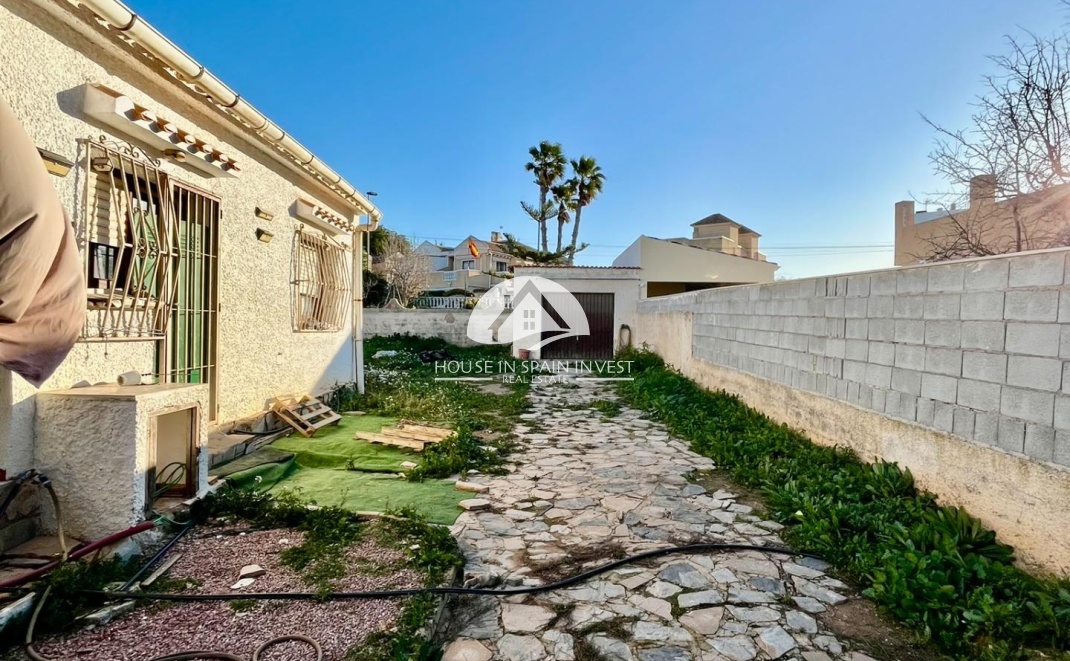 Herverkoop - Villa - Torrevieja - Aguas Nuevas - Sector 25